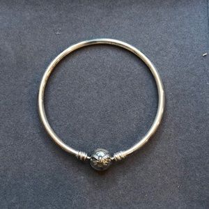 Pandora silver bow bangle